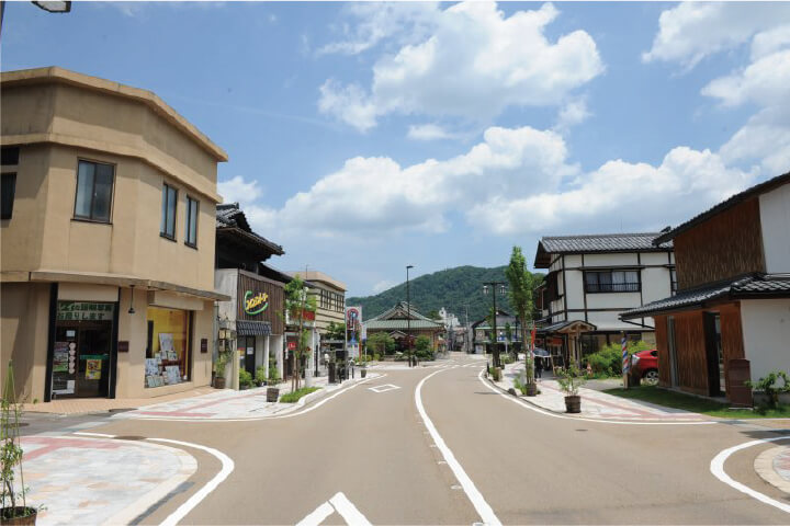 マ21の周辺は自然と温泉に囲まれています